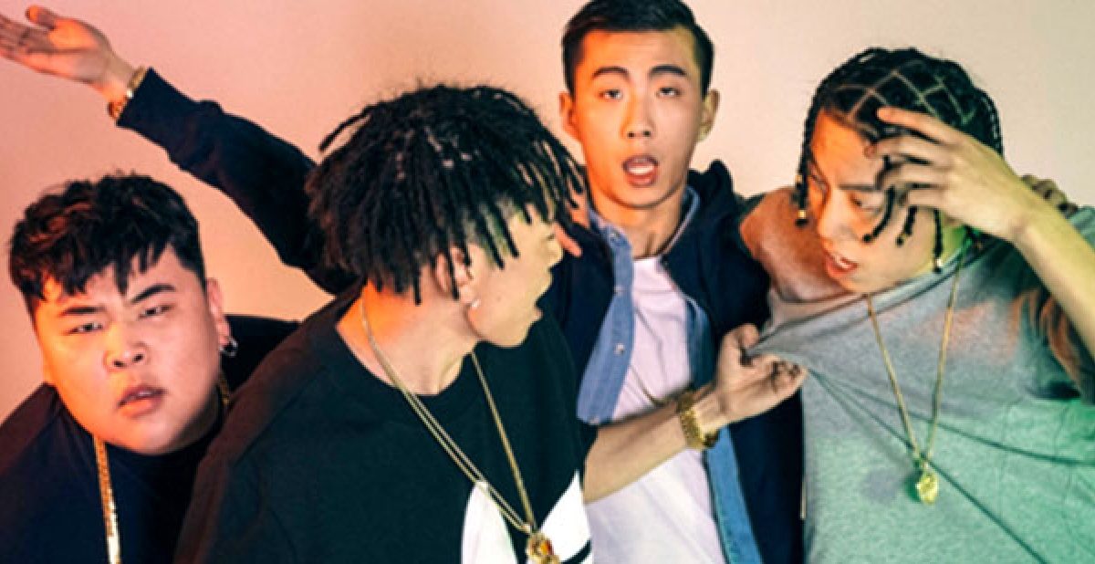 “我們是來玩的，不是來幹架！” Higher Brothers 出席阿拉善音樂祭，唱到一半開始勸架？