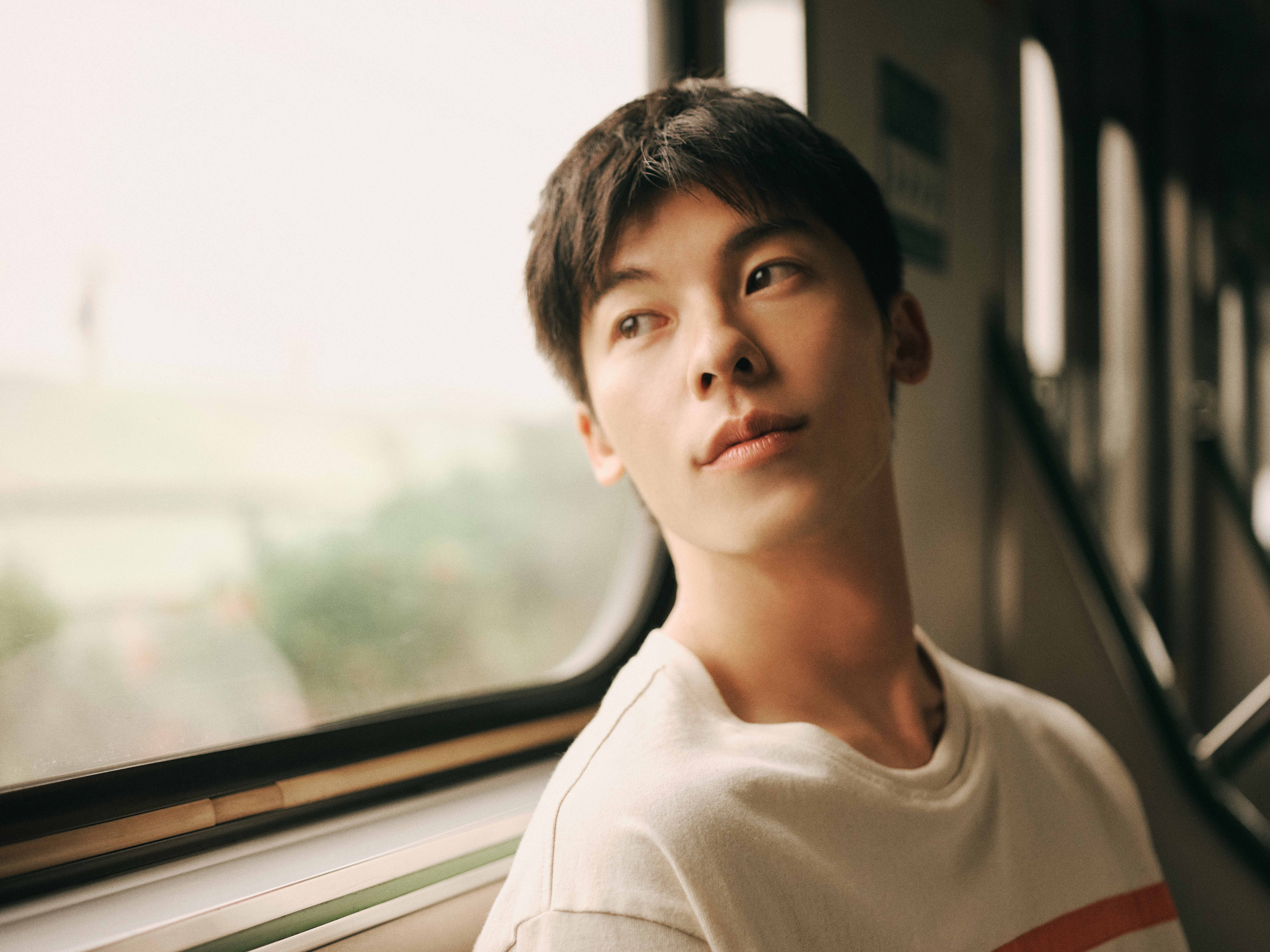 張震首度監製電影《青春18×2 通往有你的旅程》｜許光漢手牽清原果耶談日式純愛 喊「很想見她」｜台灣定檔白色情人節浪漫上映