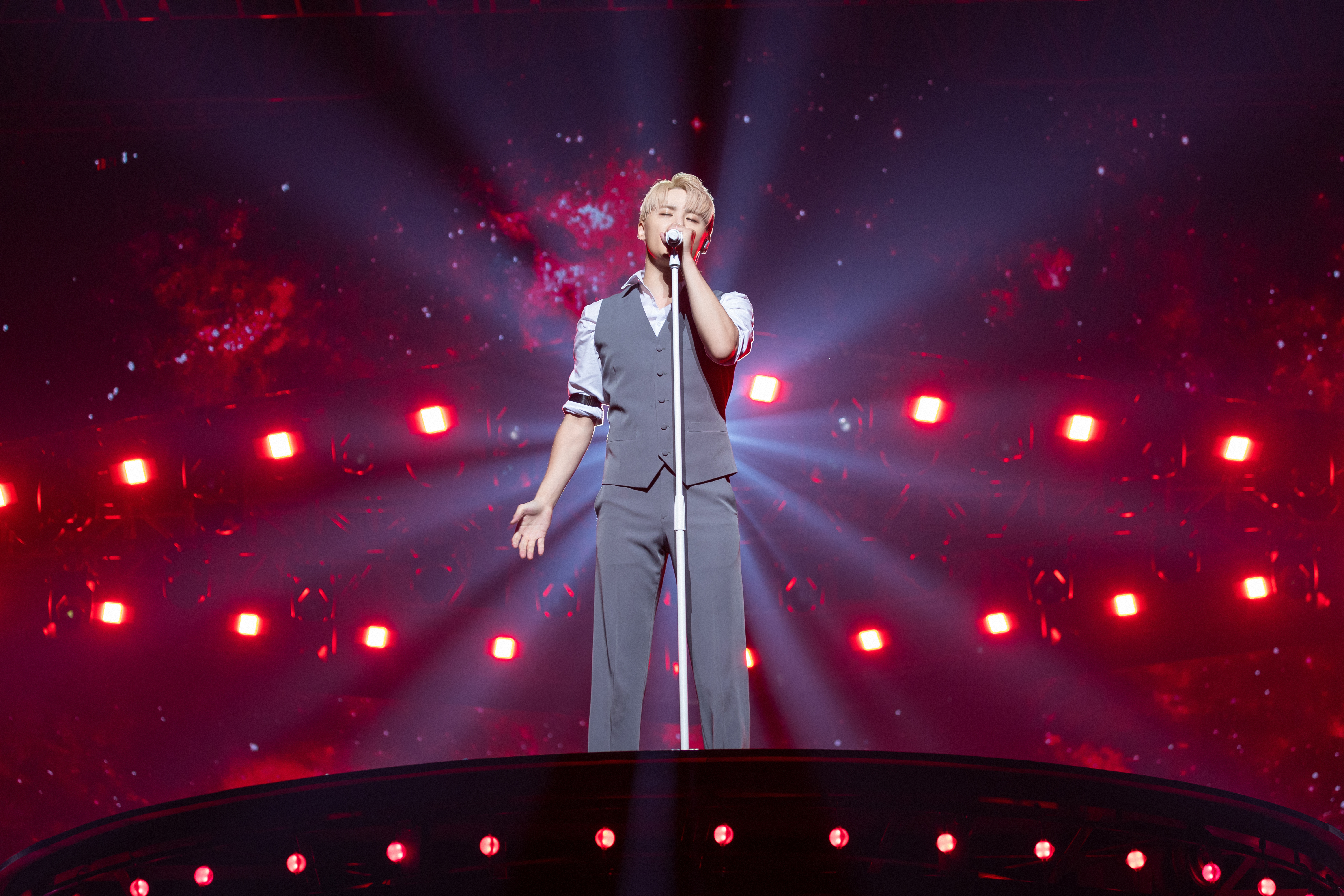 金俊秀《XIA CONCERT MOVIE CHAPTER 1: RECREATION》：演唱會電影如何保存舞台