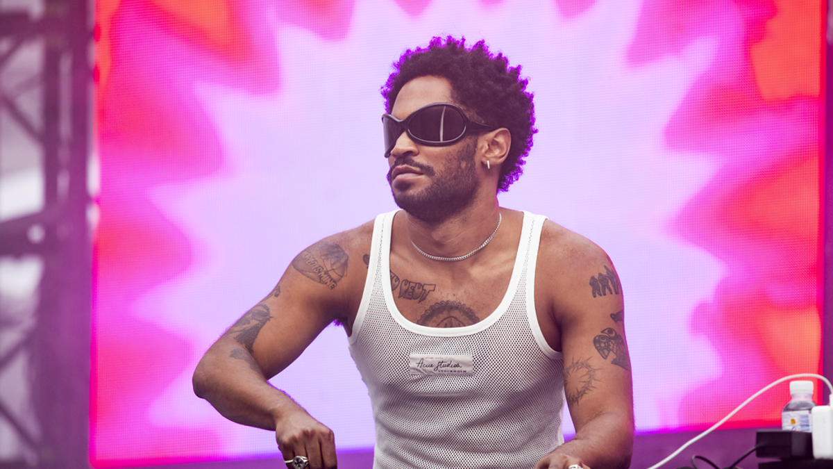 KAYTRANADA《AIN’T NO DAMN WAY!》：34 分鐘不喘氣的 club set，低頻把舞池時間軸捏成一個具象