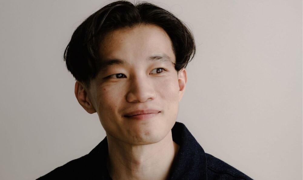 Notion 執行長 Ivan Zhao 顛覆性觀點：AI 不是聊天機器人，而是繼鋼鐵後的「無限心智」材料 !  | 從京都小公寓到百億帝國