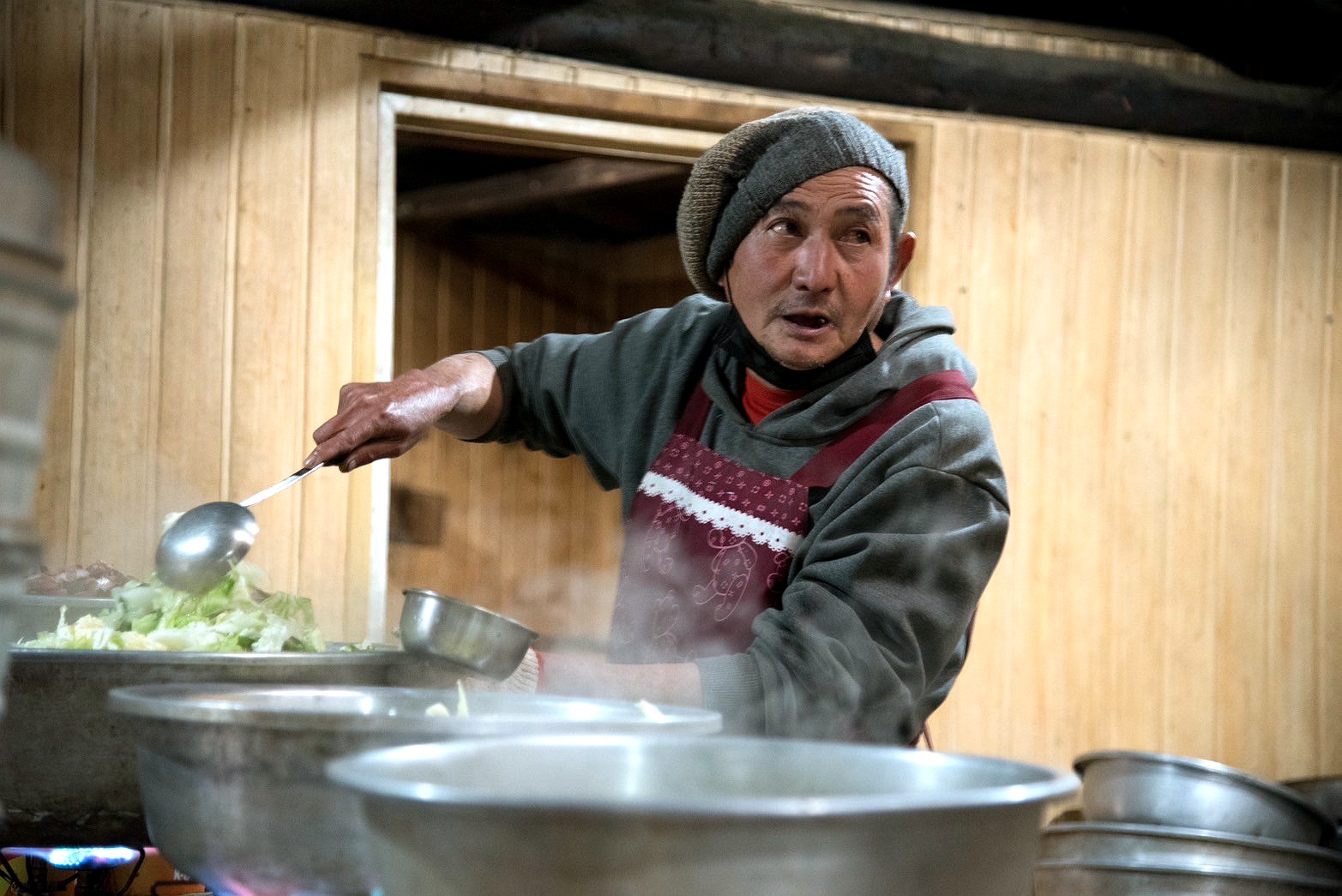 通緝犯變救命恩人？紀錄片《高山遊民》揭開 3000 公尺稜線上的血汗救贖