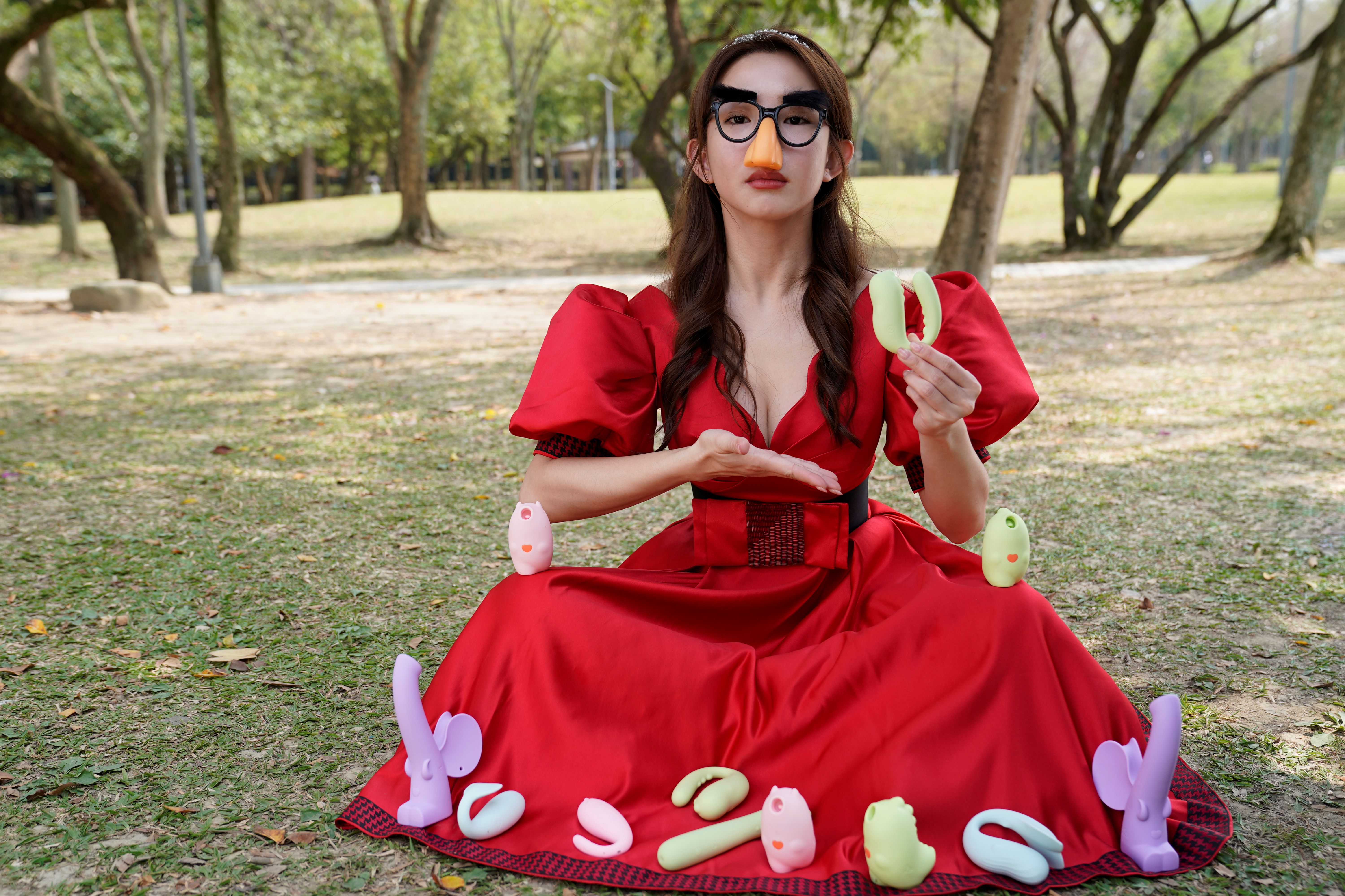 2026開春最瘋台劇！《何百芮的地獄戀曲》：郭書瑤恥度全開，笑看社群時代的愛情焦慮