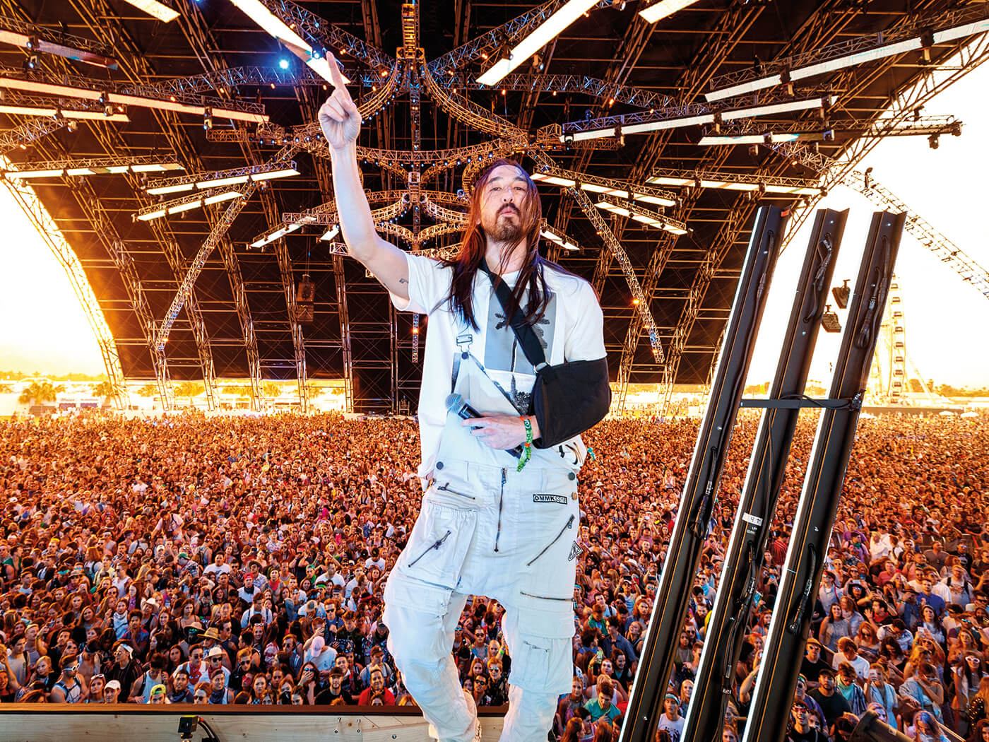 Steve Aoki 其實是偽裝成 DJ 的創業家？砸蛋糕背後的 1.2 億美元帝國與長壽駭客實驗