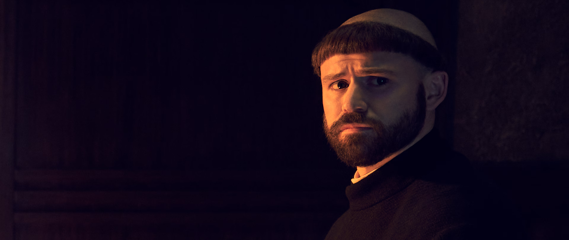 湯米巴斯托 Tommy Bastow 深度分析：《幕府將軍》的神父，現在更是 NHK 欽點的「日本通」