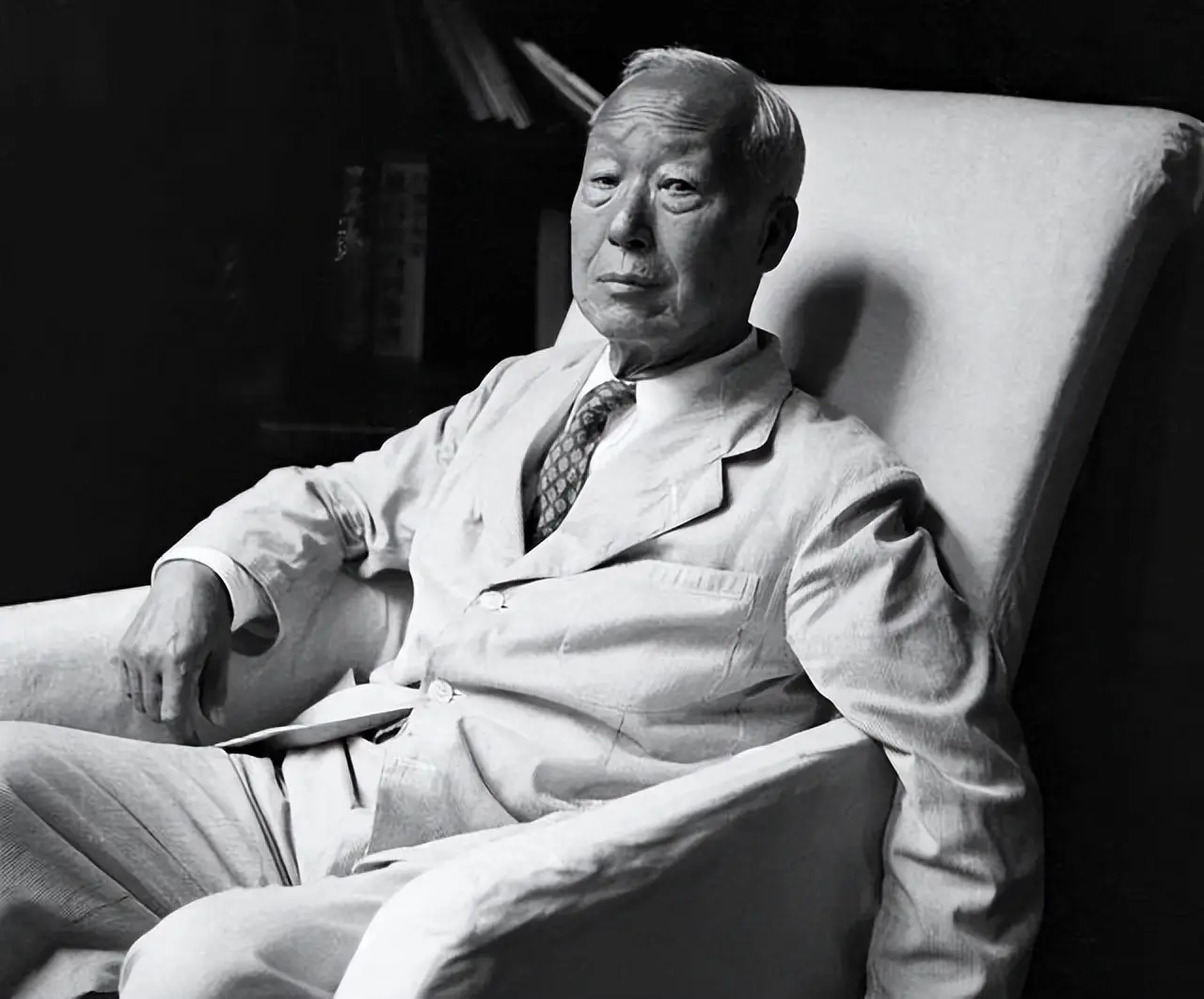 李秉喆：三星帝國的「半導體豪賭」與冷酷繼承學