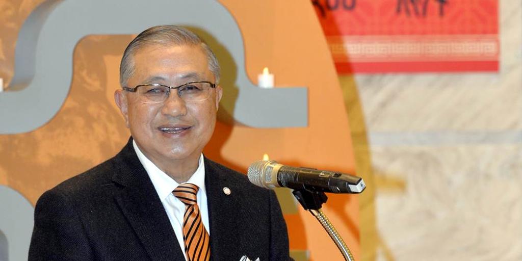 駱錦明的金融賽局：看懂「精品銀行」標籤下的階級與生存焦慮