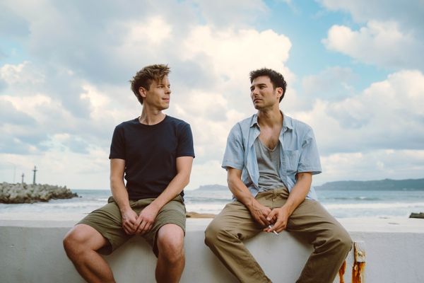 鳳小岳《陌路兄弟》：那台老貨車，裝滿了家族繼承的殘酷賽局