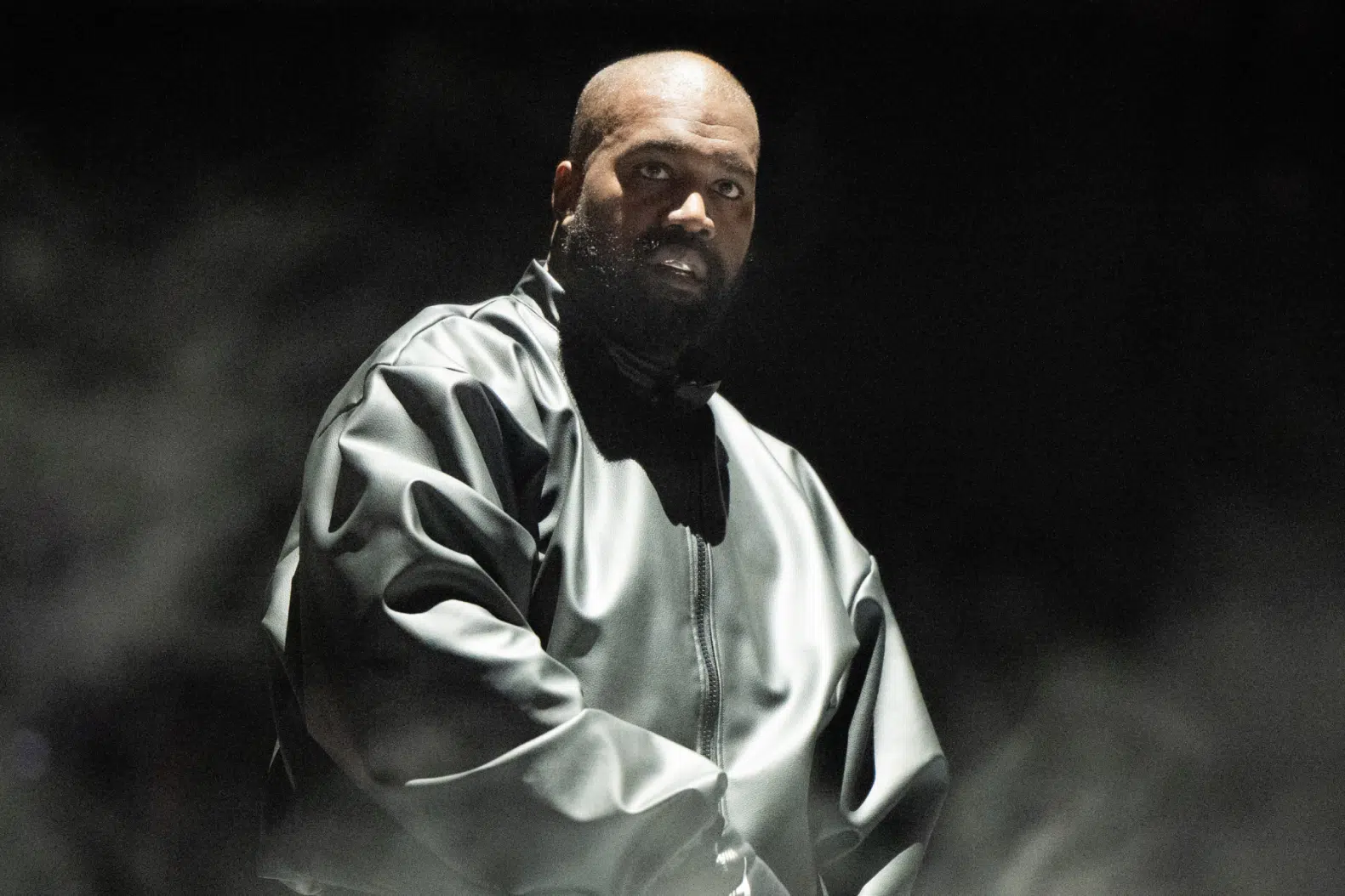 從瘋子到王者：Kanye West《Bully》全解析，揭開 2026 嘻哈圈最強救贖