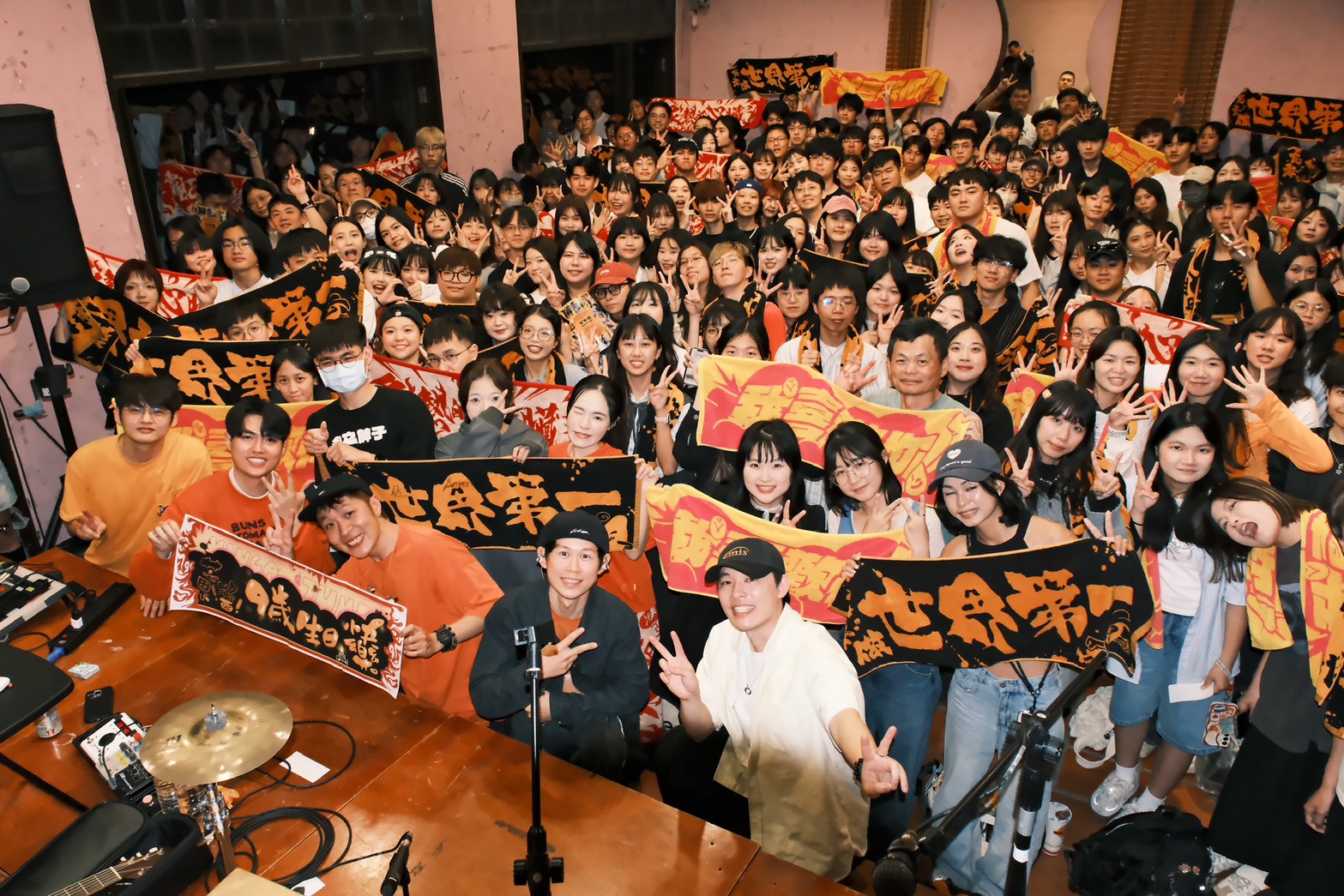 淋大雨也要唱！芒果醬 9 週年快閃馬拉松，這場「浪漫暴走」背後藏了什麼？