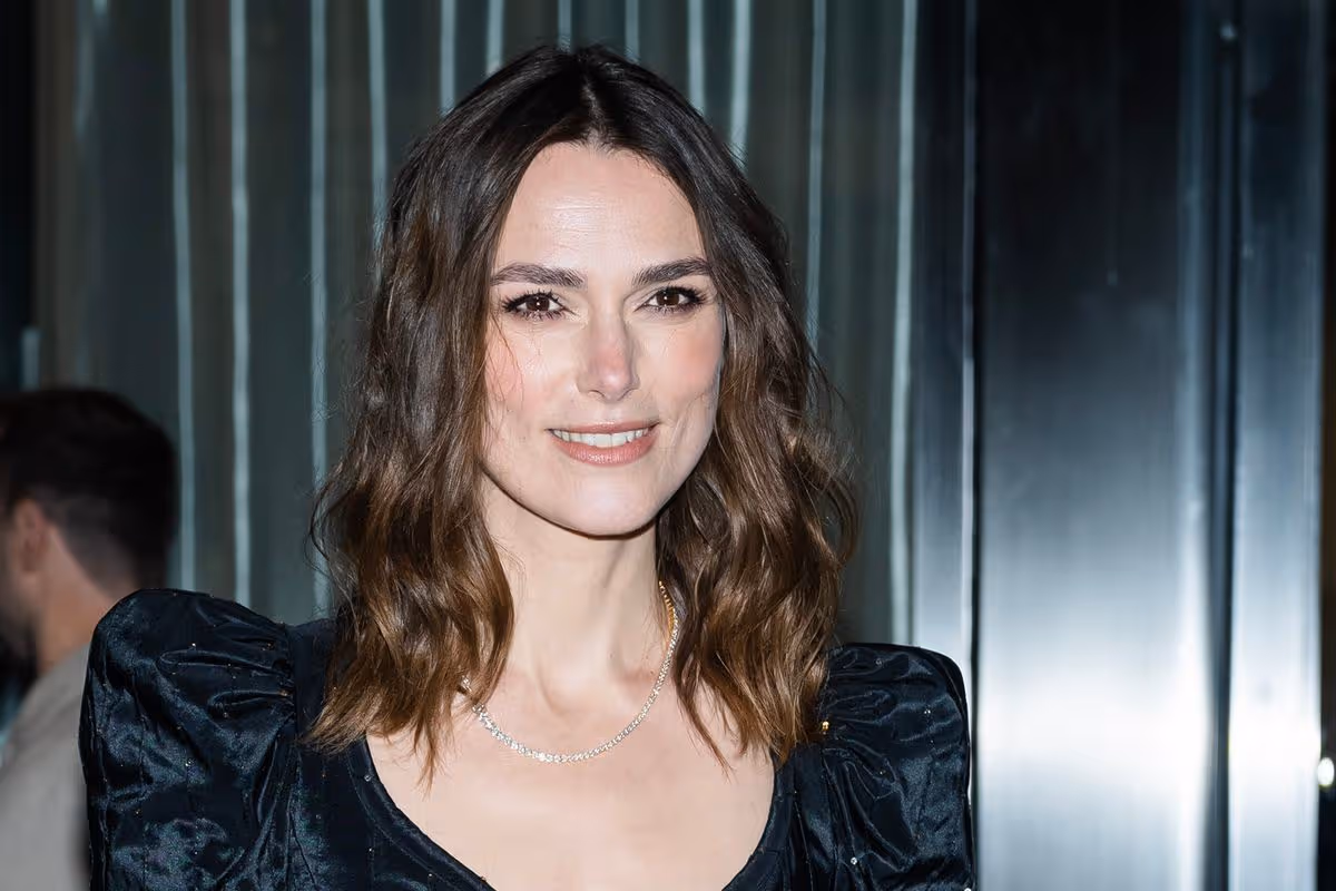 Keira Knightley從《Pride & Prejudice》走到《Black Doves》：古典女性、商業冒險與當代間諜如何共存