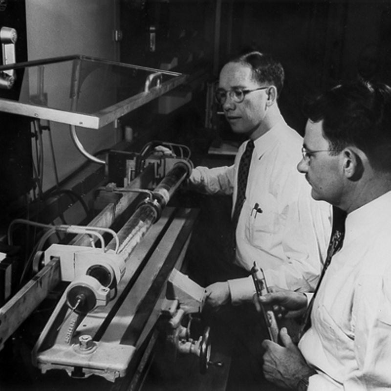 William Pfann 區域純化鍺矽半導體材料製程意象