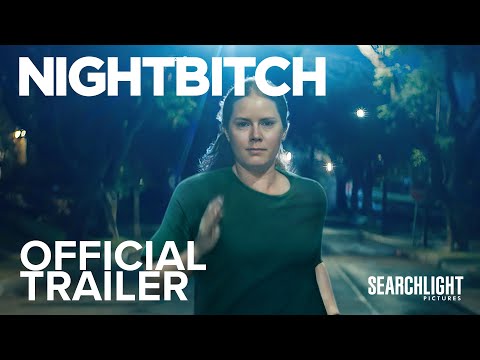Amy Adams 從《Junebug》走到《Nightbitch》:六次奧斯卡提名、低噪音表演與母職身體如何共存