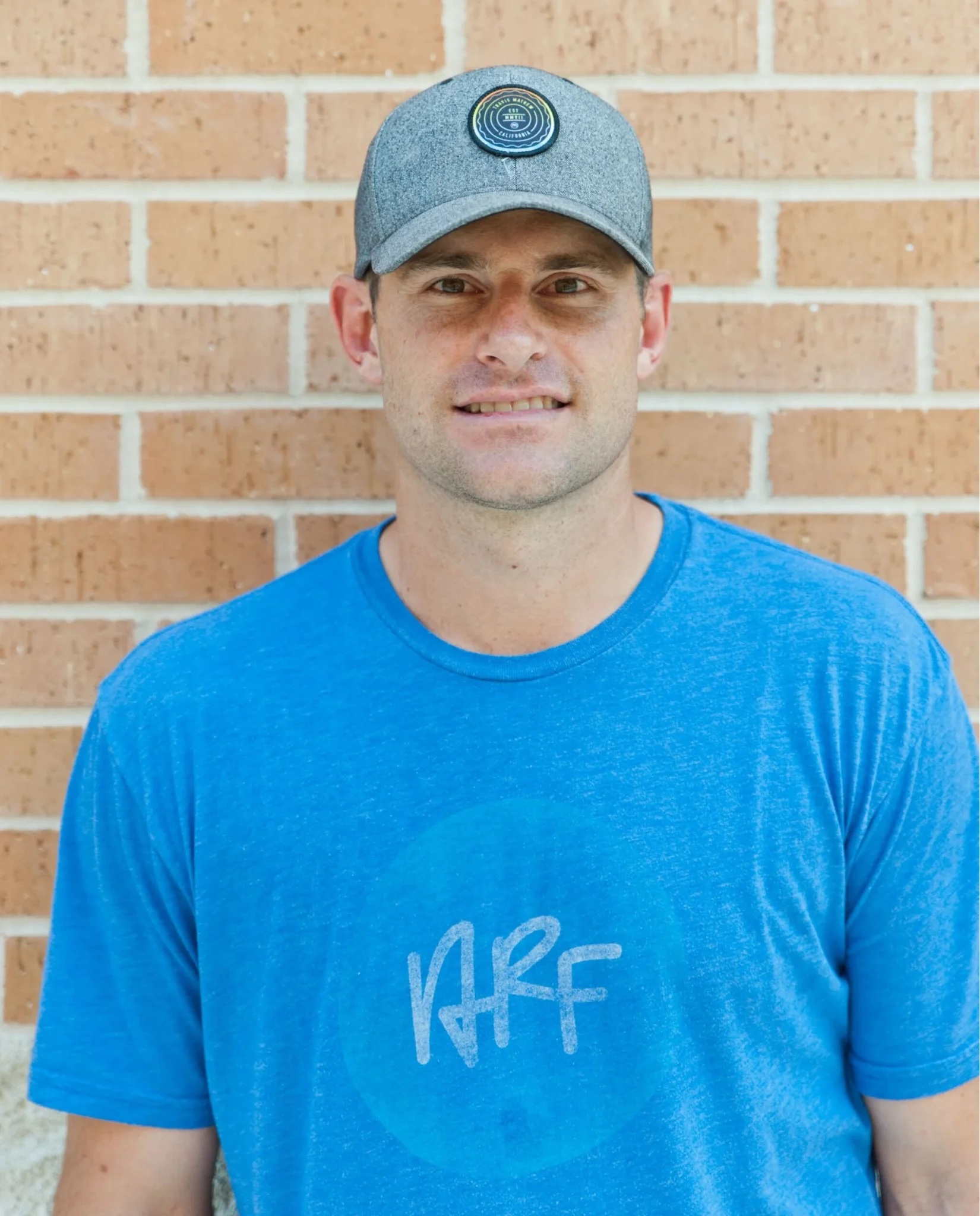 Andy Roddick 的重要貢獻是什麼？發球先手、世界第一與兒童教育