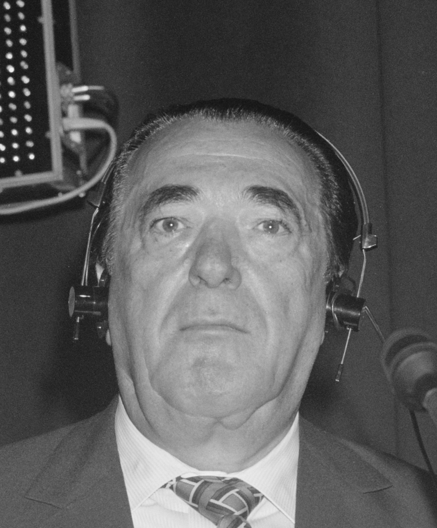 Robert Maxwell Pergamon Mirror Group 退休金治理與媒體企業意象