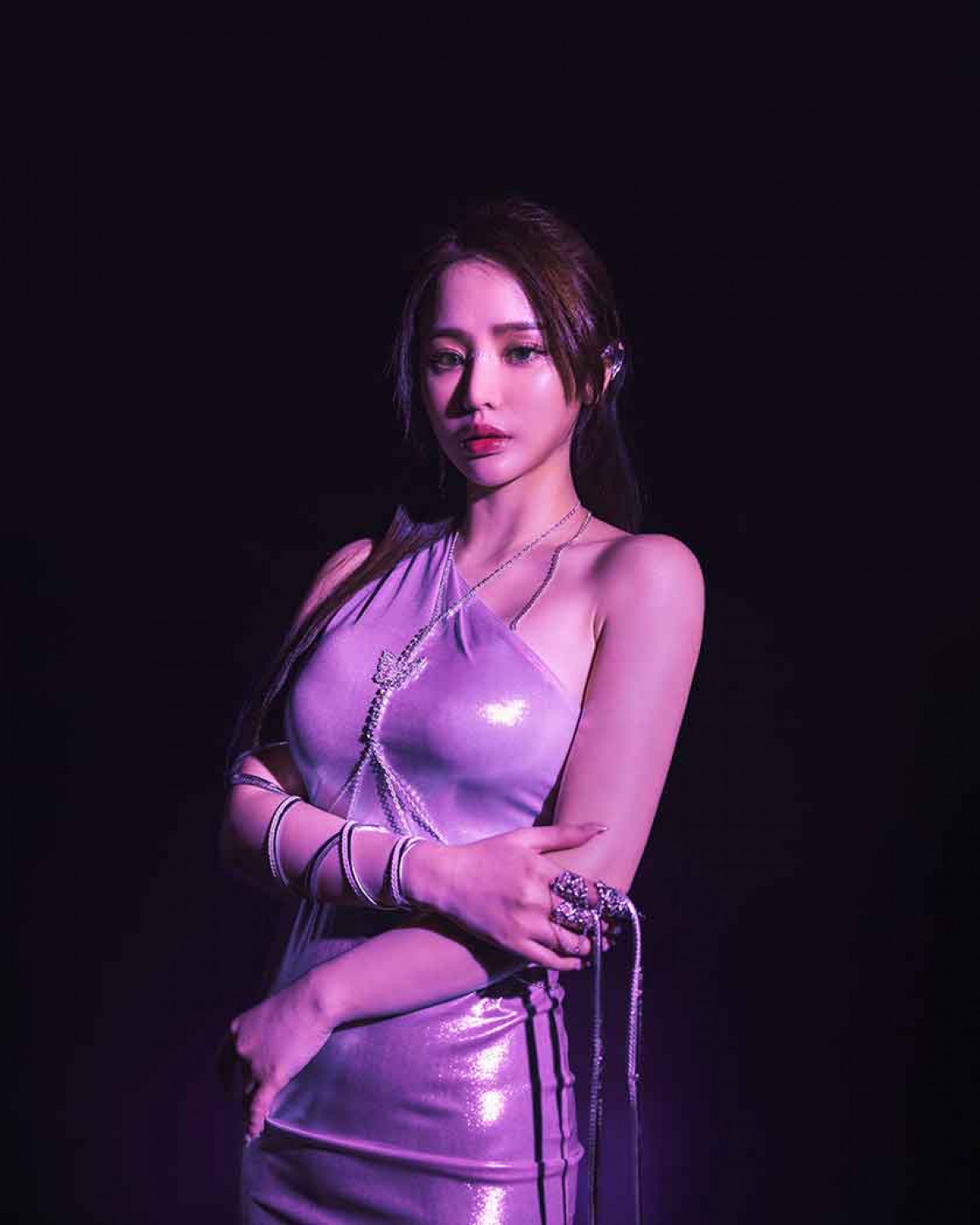 DJ VEENA〈Love Me〉歌曲解析：台灣女 DJ 的國際合作與自我之愛