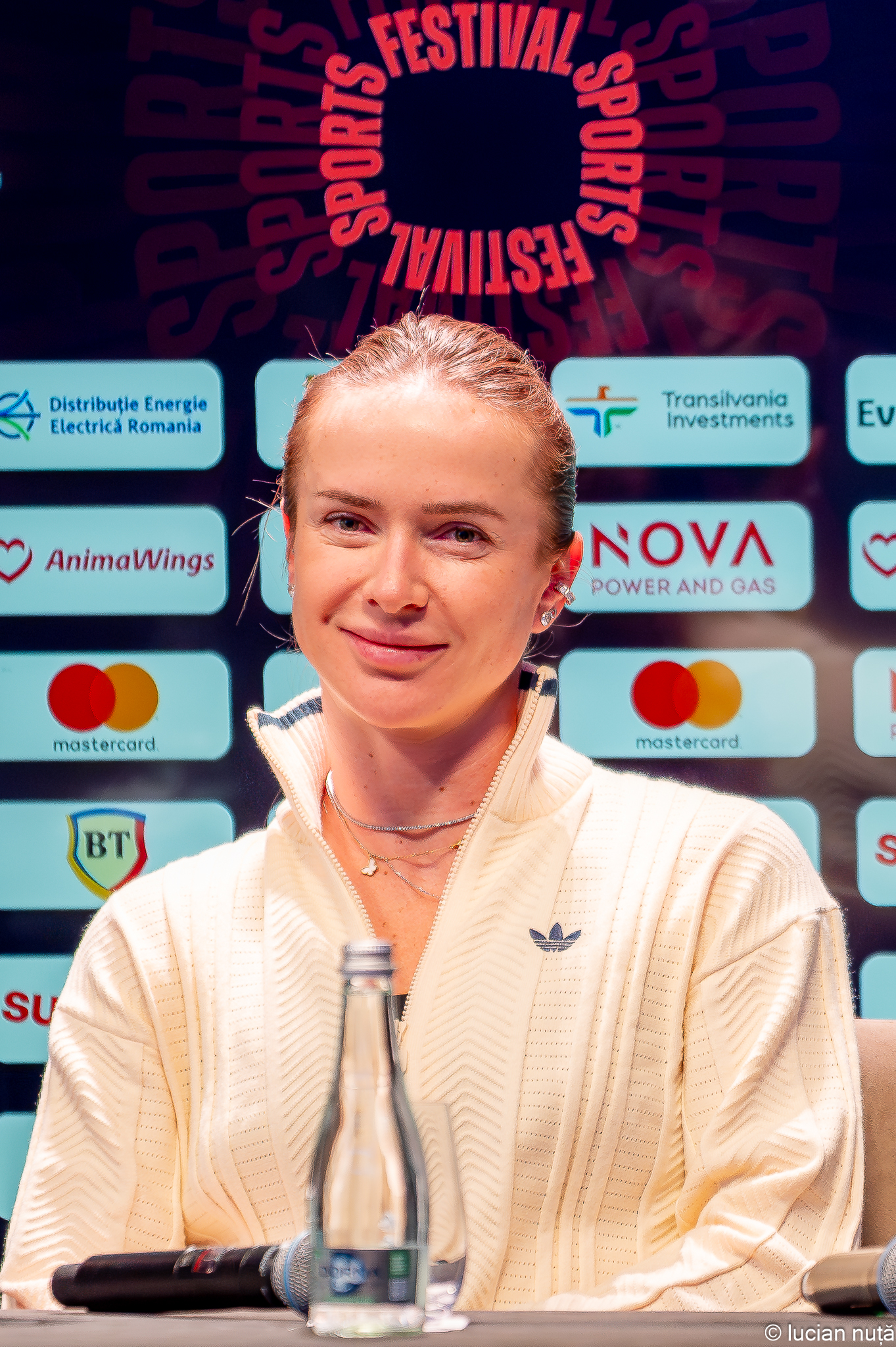Elina Svitolina是誰？烏克蘭網球一姐、奧運獎牌與2026回升人物／主題封面