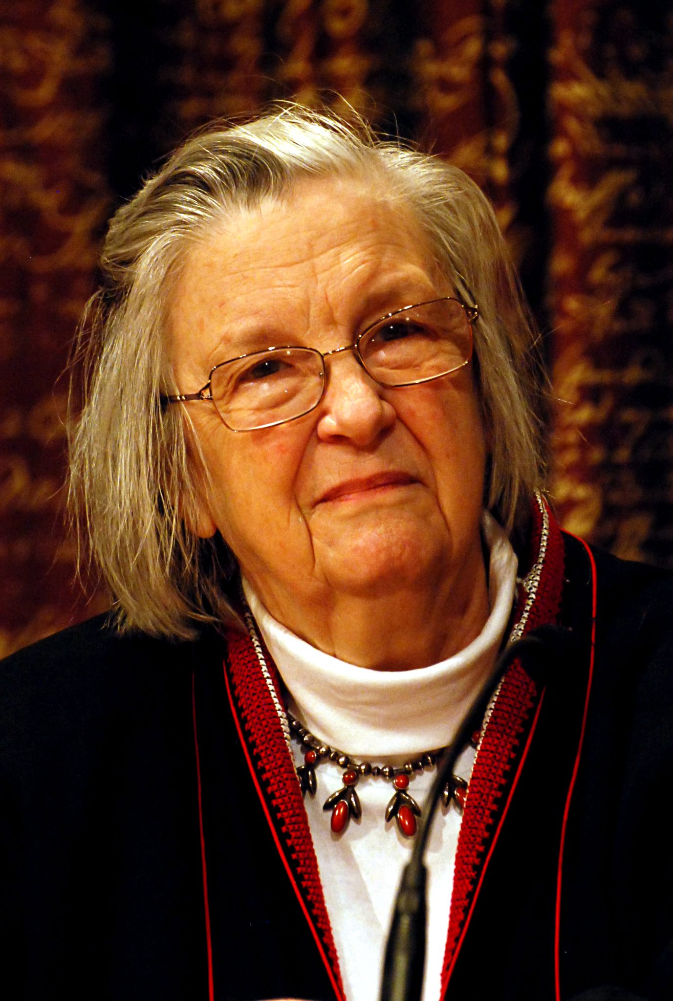 Elinor Ostrom《治理公地》為什麼推翻「公地必然悲劇」?共同資源靠的不是善意,而是規則