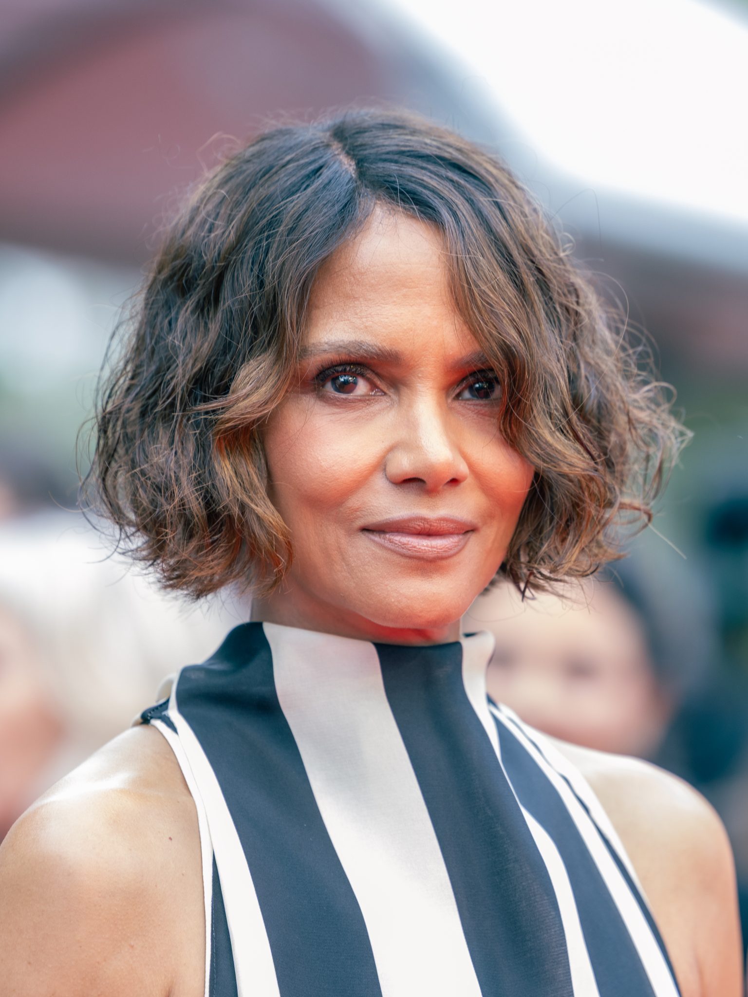 Halle Berry：歷史性奧斯卡之後，她如何拓展演員與導演身分人物／主題封面