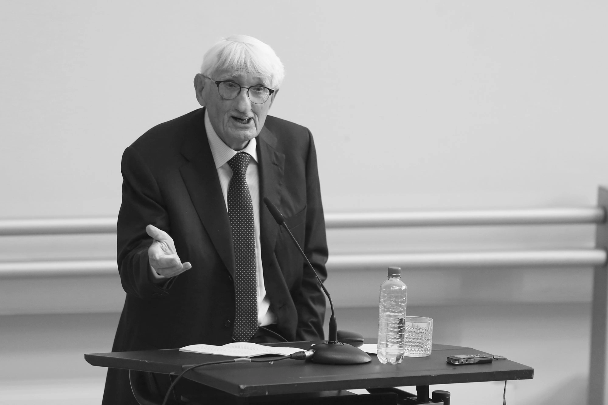 Jürgen Habermas 在 Goethe University Frankfurt 演講,官方校方影像