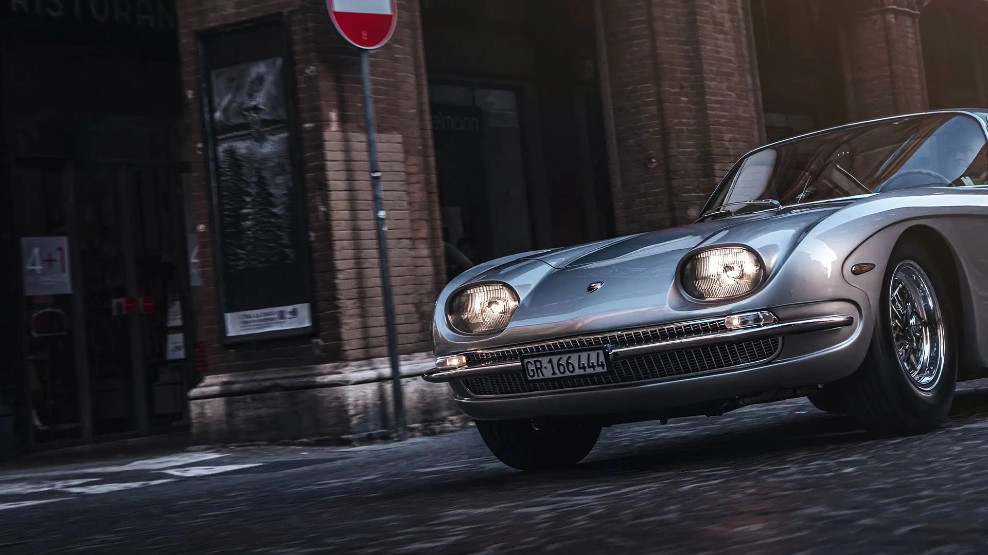 Automobili Lamborghini官方350 GT歷史頁展示的350 GT車款