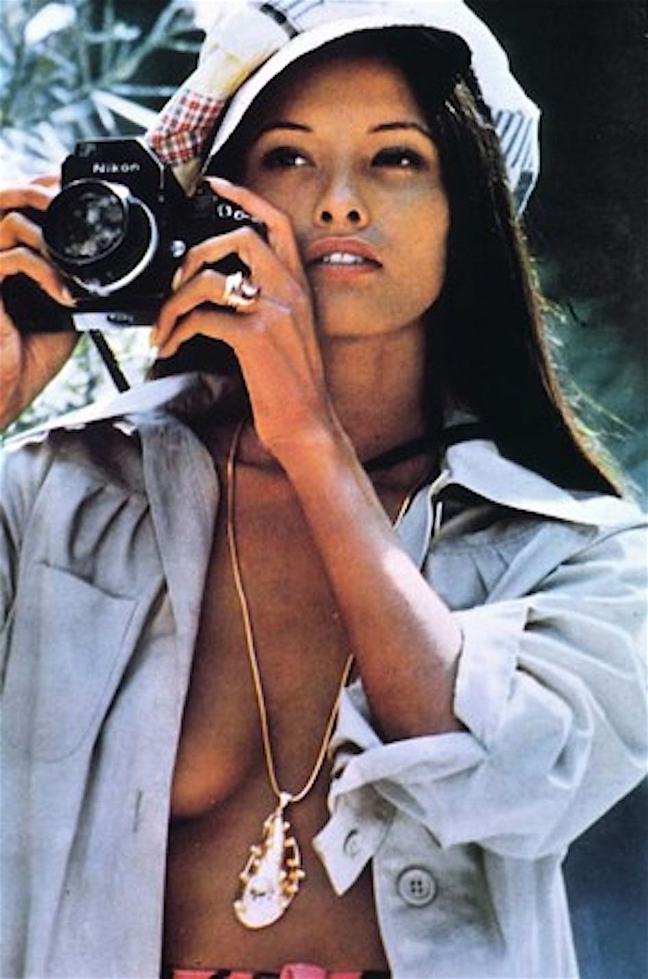 Laura Gemser 是誰？《Black Emanuelle》、跨國類型片與服裝設計職涯