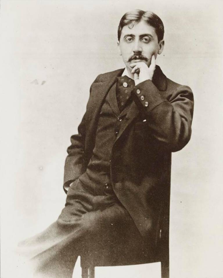 Proust如何讓一口瑪德蓮打開時間？《追憶似水年華》與非自願記憶人物／主題封面