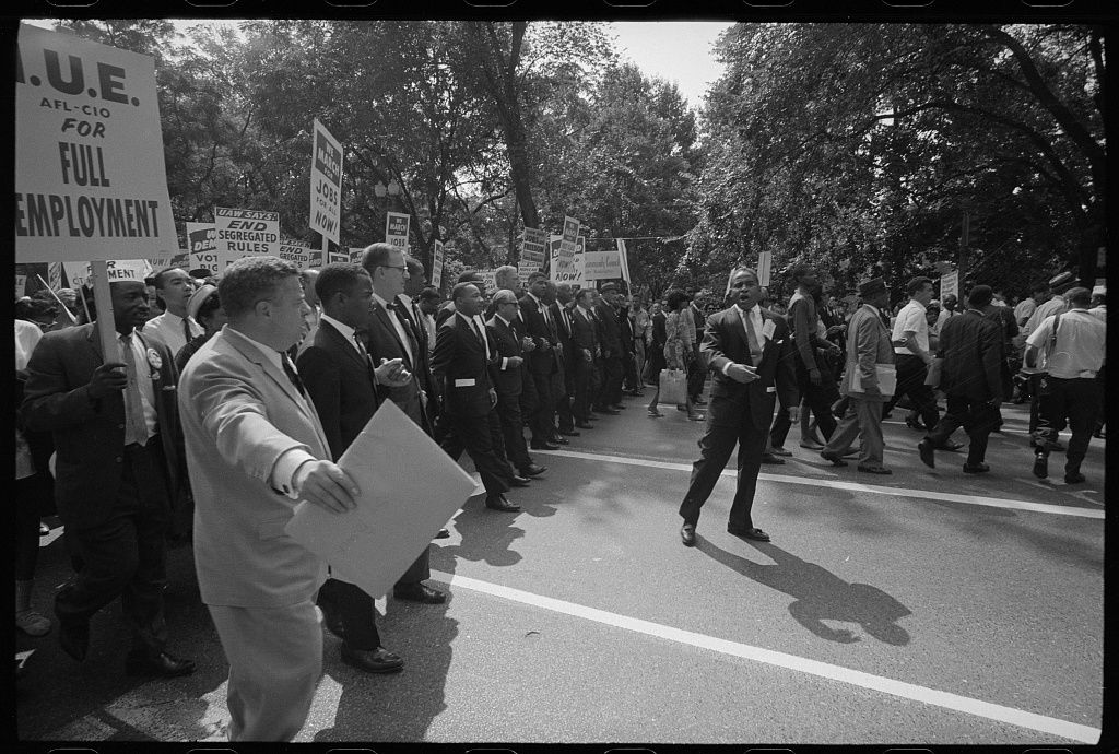 1963 年華盛頓大遊行中的 Martin Luther King Jr. 與民權領袖;Library of Congress 館藏
