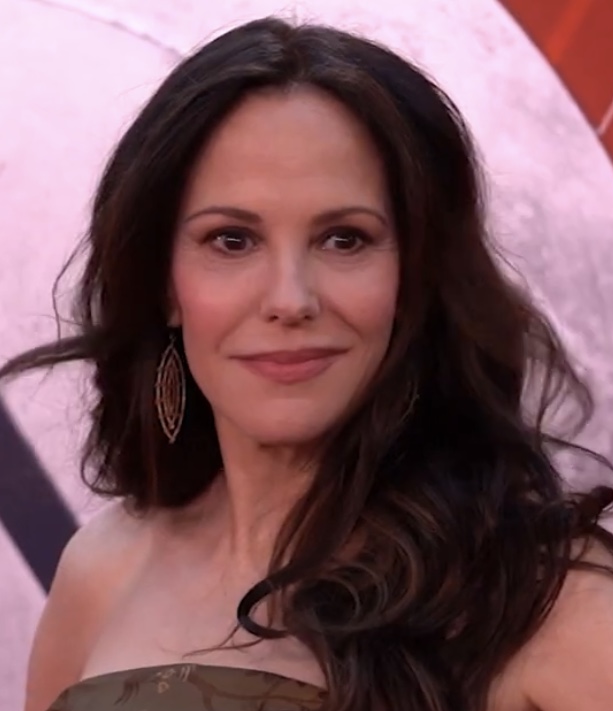Mary-Louise Parker如何跨越百老匯與《Weeds》?人物/主題封面