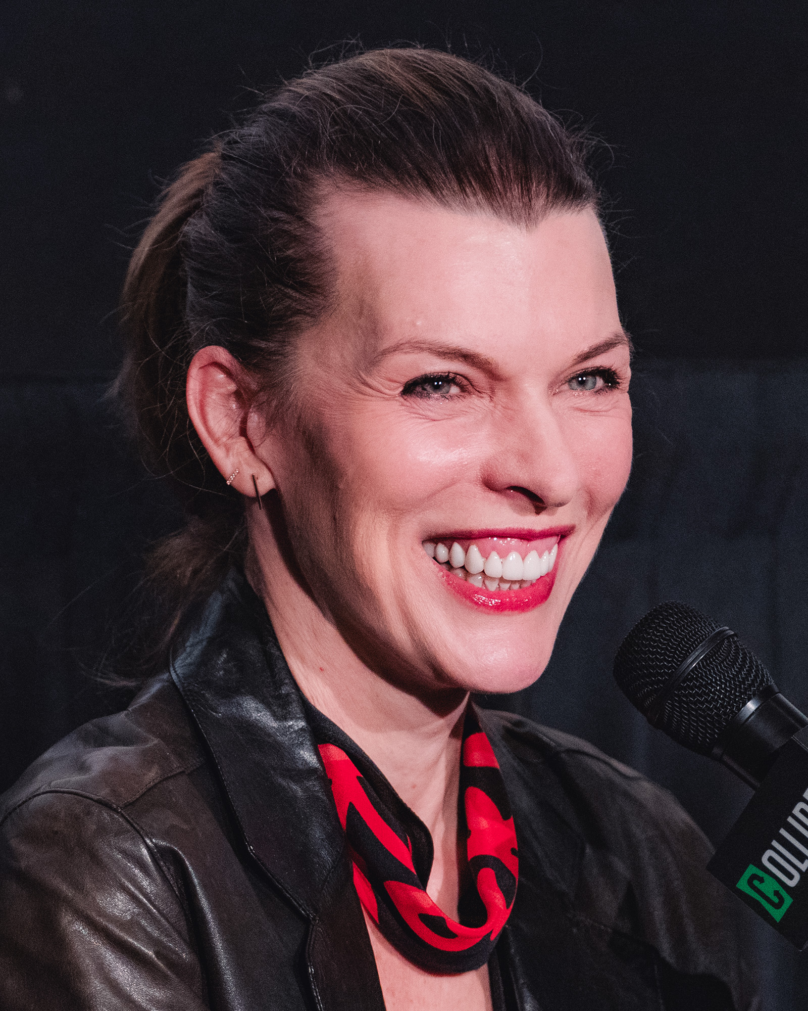 Milla Jovovich：從《第五元素》到《惡靈古堡》六部曲的動作電影生涯人物／主題封面