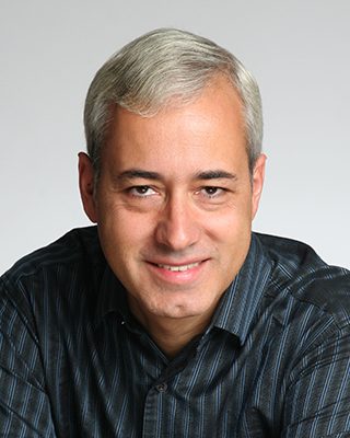 Pedro Domingos 如何把統計關係學習、資料流與對抗學習接到可靠 LLM？從可組合知識到可更新 RAG