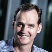 Peter Bartlett 如何把統計學習理論、泛化界與自適應控制接到可靠 LLM？從校準到線上決策