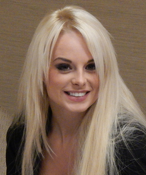 Rhian Sugden 是誰？從英國平面模特兒到公開談論 IVF 歷程