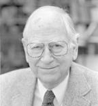 Robert A. Dahl,Yale Department of Political Science 官方人物頁所載人物肖像