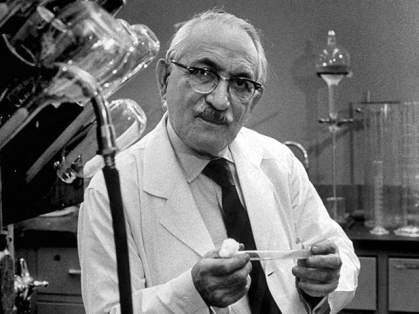 Selman Waksman 在 Rutgers 實驗室,土壤微生物與抗生素研究者
