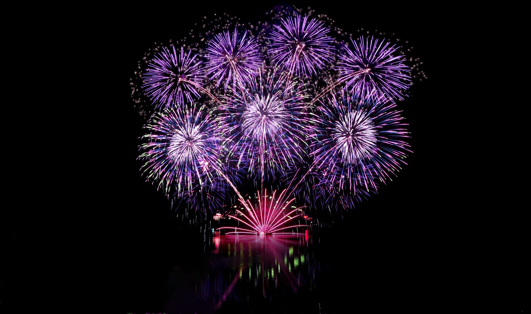 2026 日月潭花火音樂嘉年華音樂會、花火與湖區旅遊意象