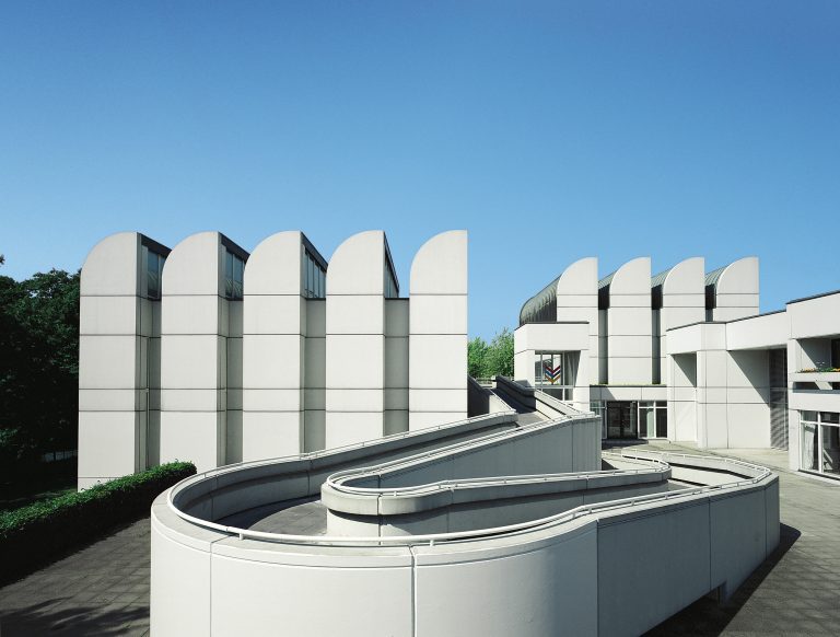 Bauhaus-Archiv 建築,Walter Gropius 共同設計的官方影像