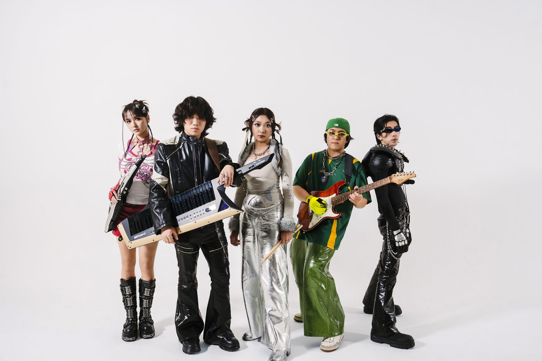 核果人NUTS《NEONUTS》EP解析：Super Shine、四首歌與霓虹宇宙