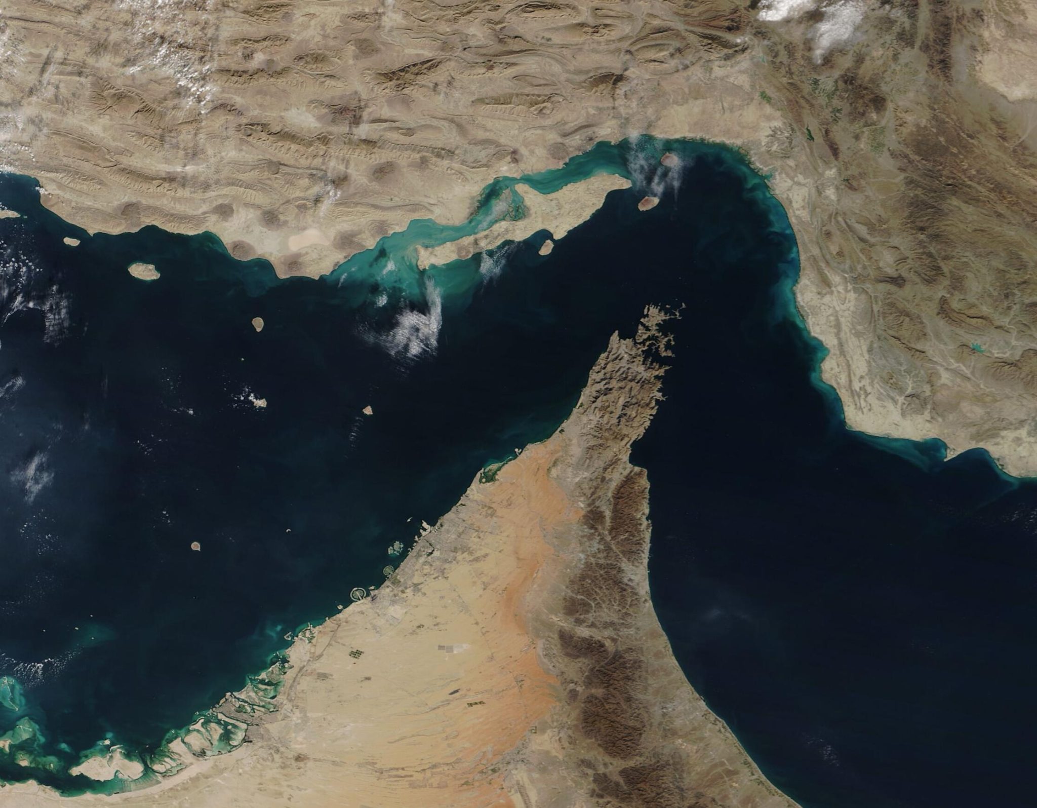 NASA MODIS 衛星影像中的荷姆茲海峽與波斯灣地理位置